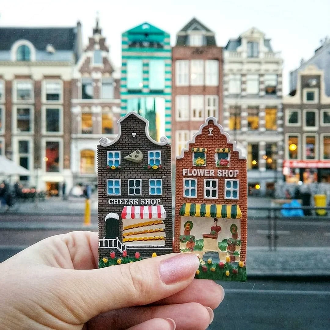 Разноцветные дома в амстердаме