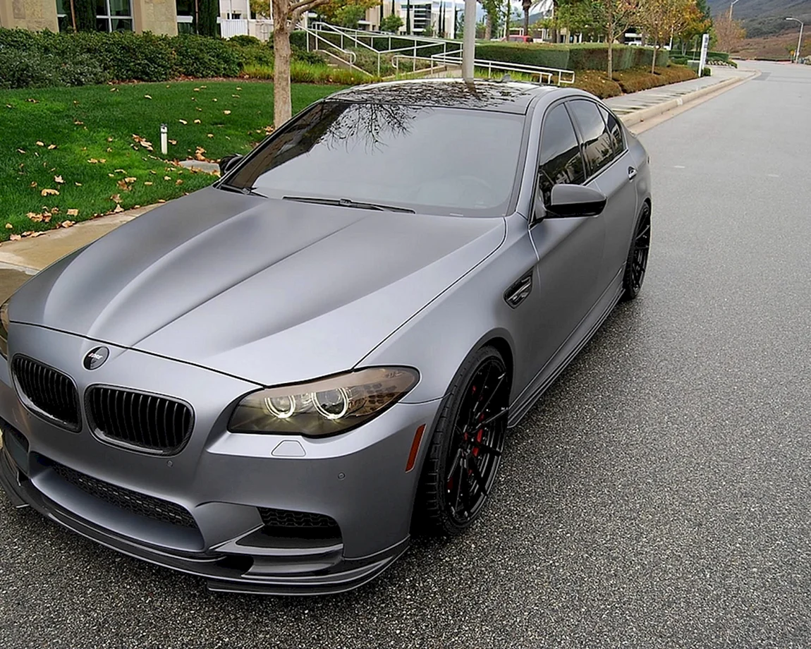 BMW 5 f10 серый матовый