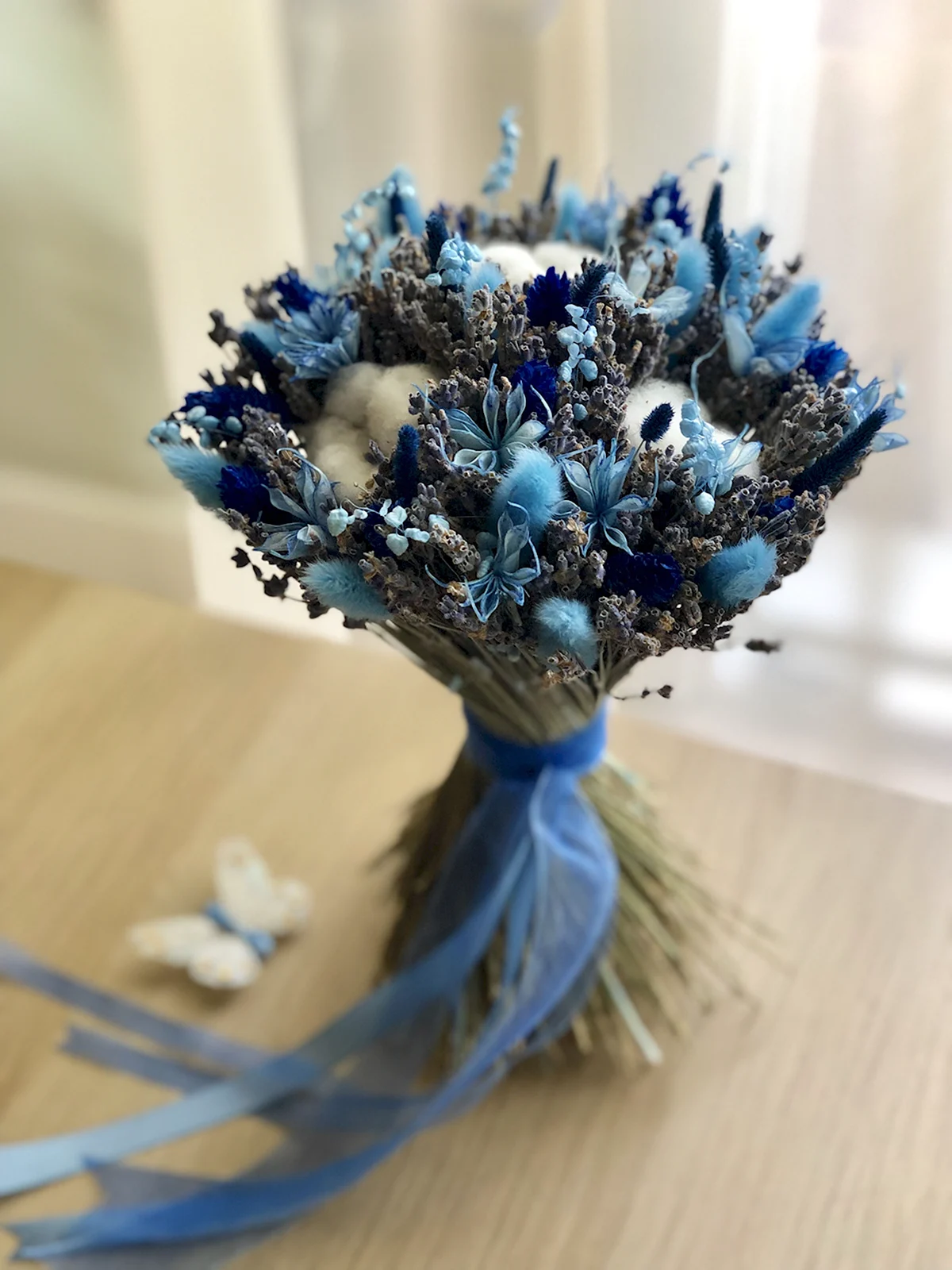 Голубой букет из сухоцветов