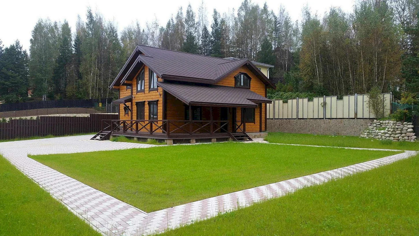 Дом с участком. Частный дом с участком. Загородный дом с лужайкой. Участок газон дом.