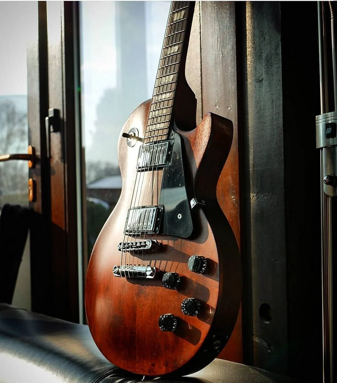 Электроакустическая гитара les Paul