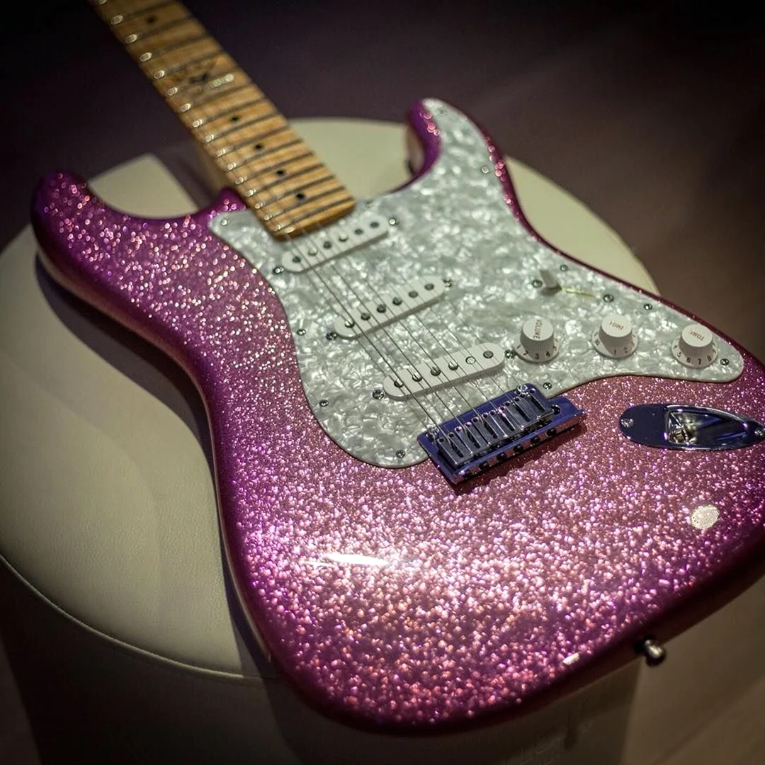 Гитара Stratocaster Bloody