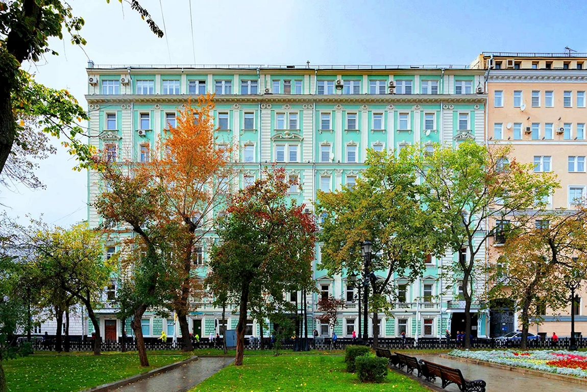 Главный дом городской усадьбы Плахово Осташевских л.с Полякова