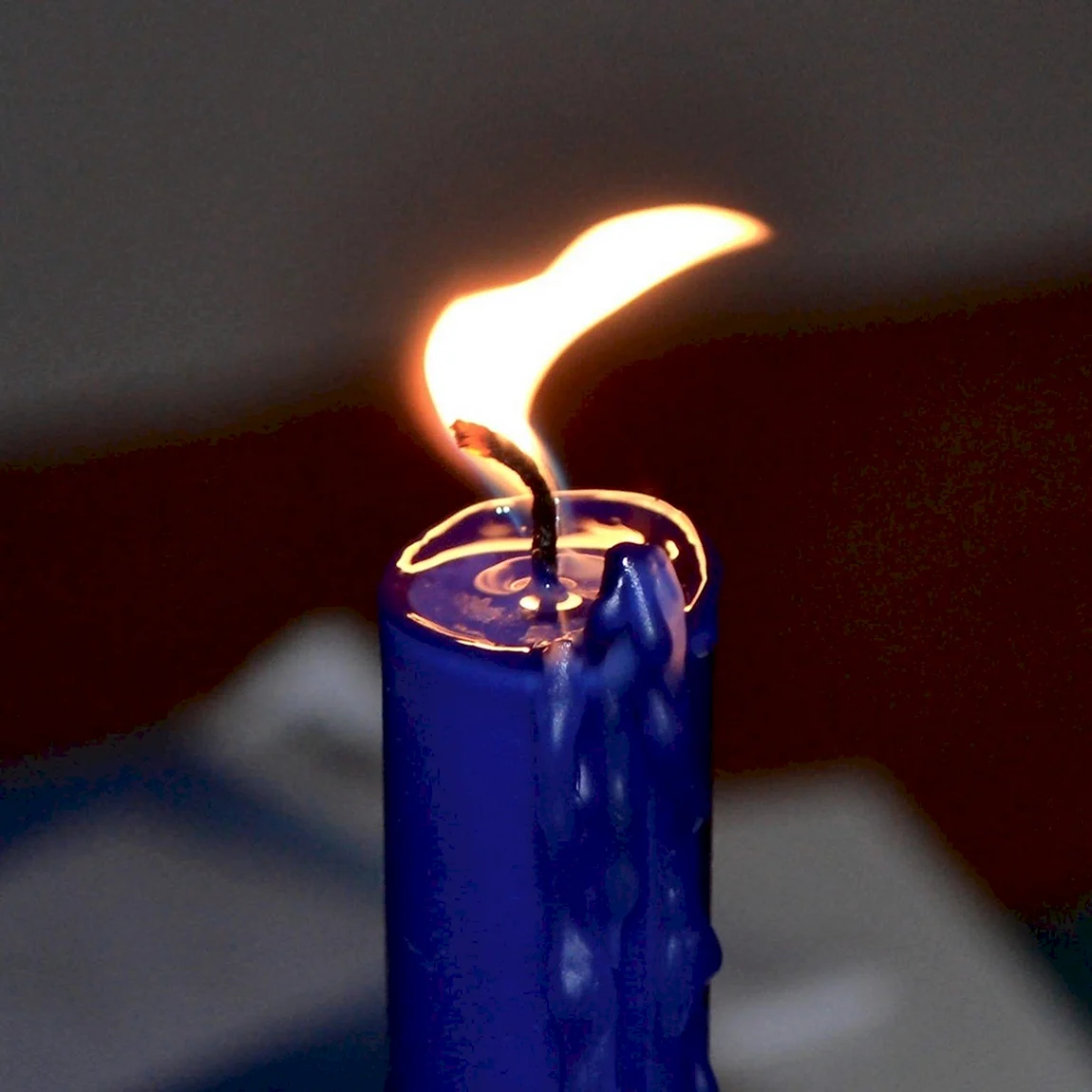 Синяя свеча