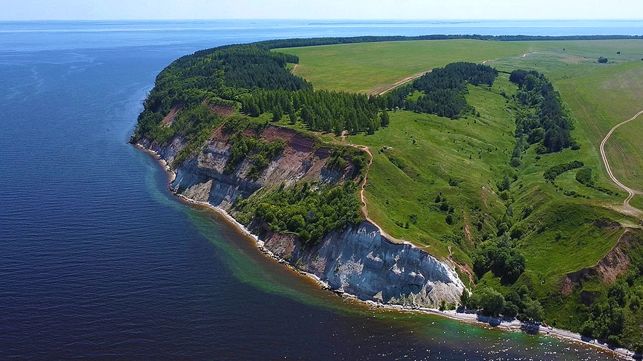 Город в татарии на каме 7 букв. Гора Лобач Камское Устье. Горы Казань Камское Устье. Поселок Камское Устье Татарстан.