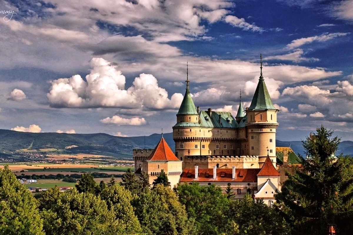 Замок бойнице. Бойнице Словакия. Bojnice Castle, Slovakia. Нове замки Словакия. Бойницкий замок Бойнице.