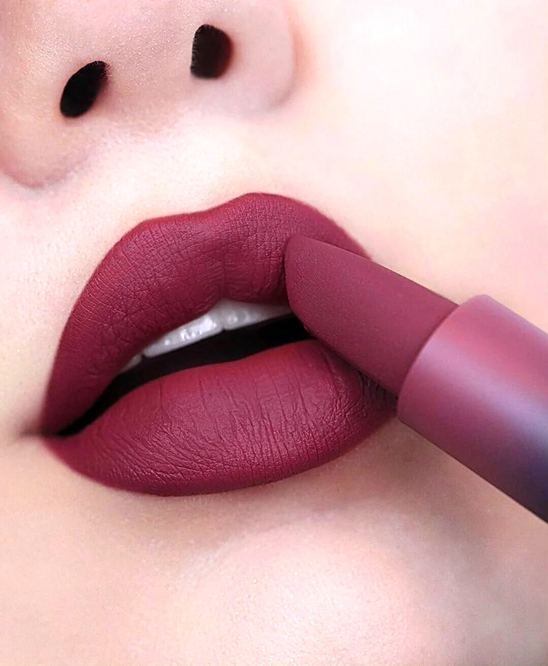 Huda Beauty Power Bullet Lipstick