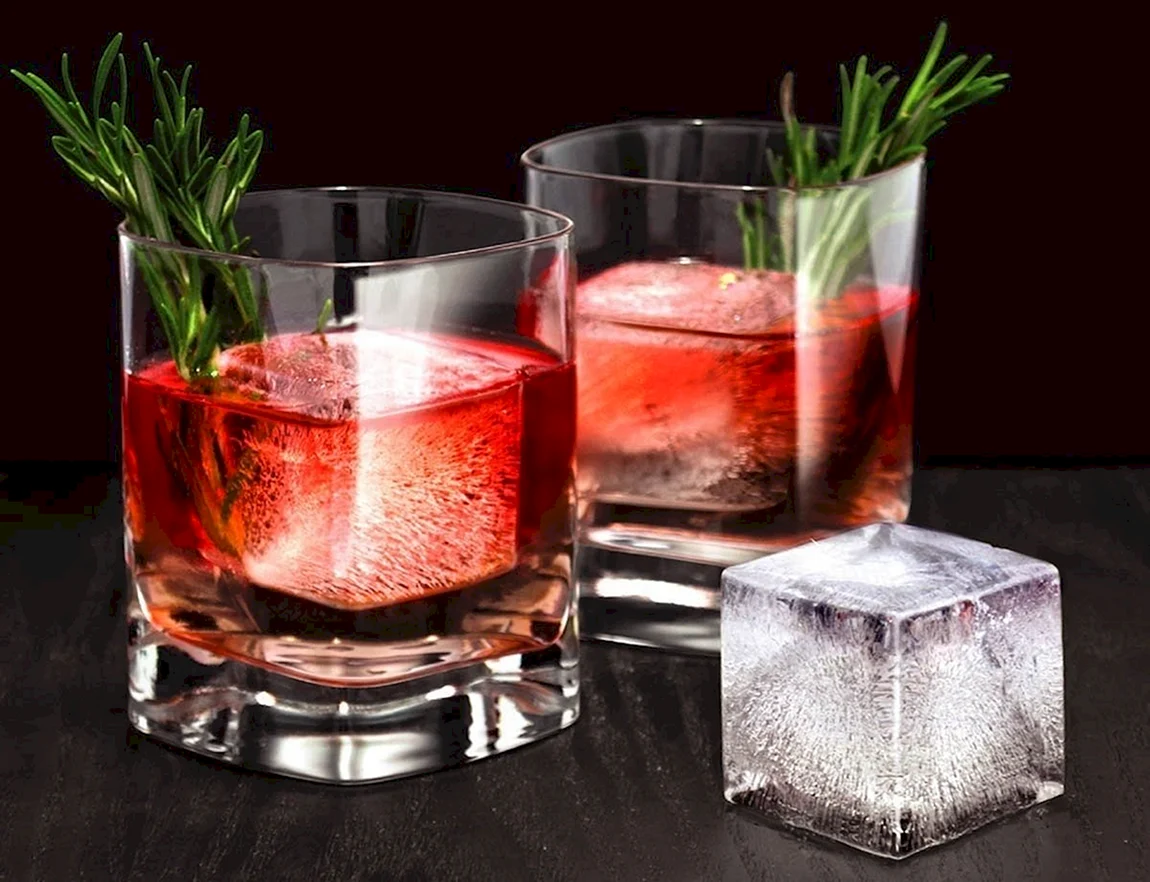 Красивый лед для коктейлей
