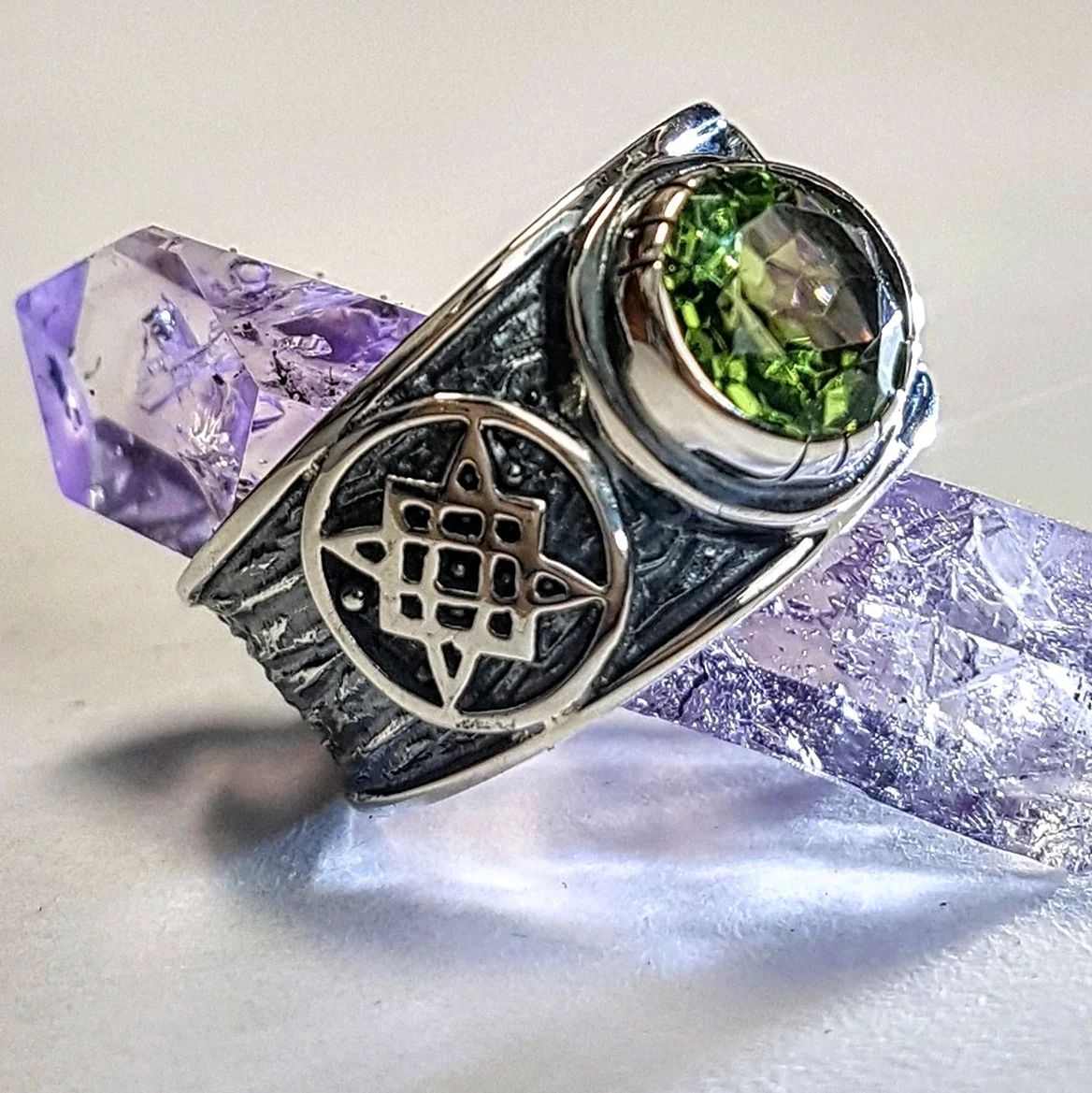 Кольцо к204 хризолит