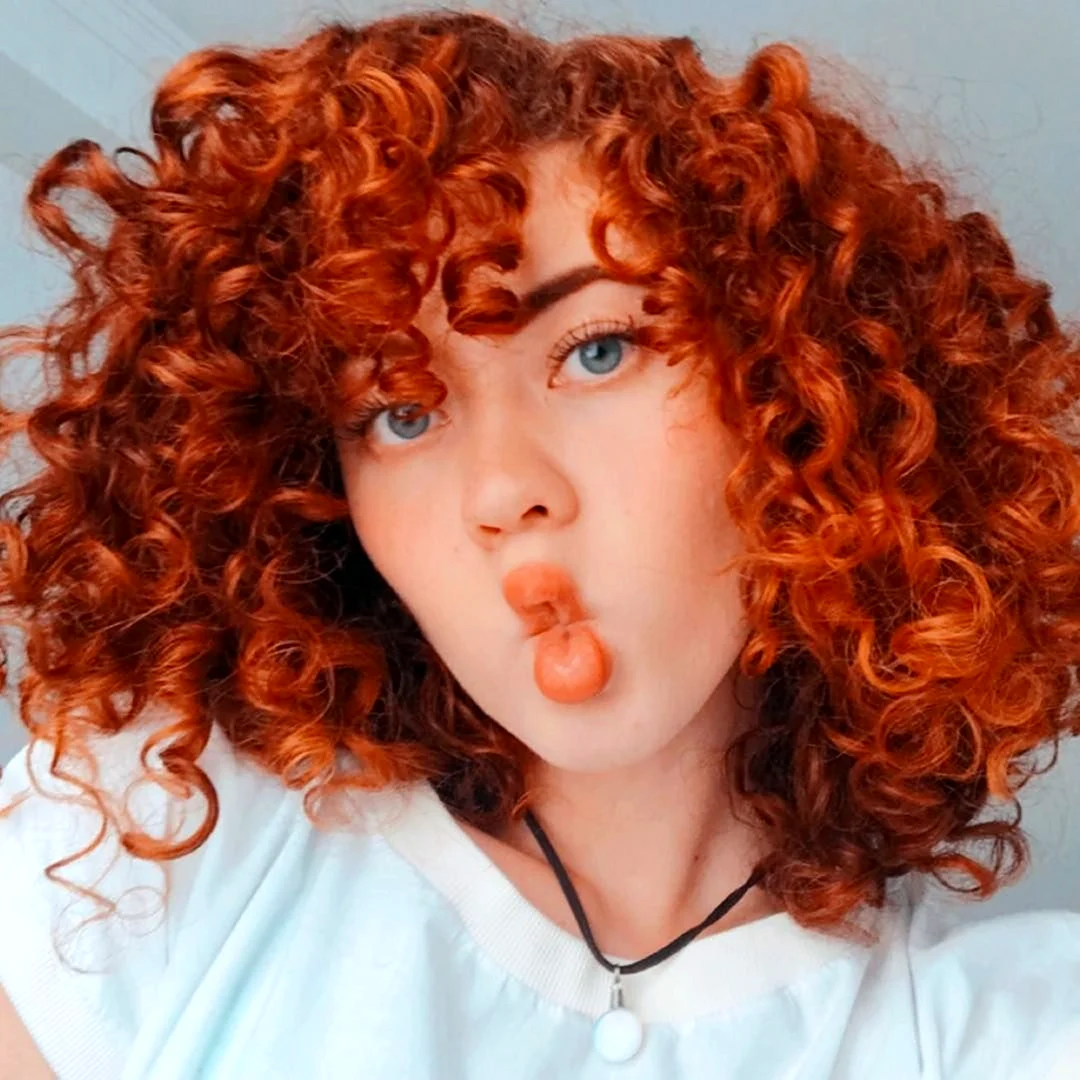 Короткие рыжие кудри