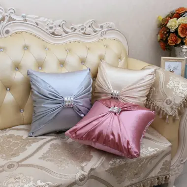 Подушки красивые на диван