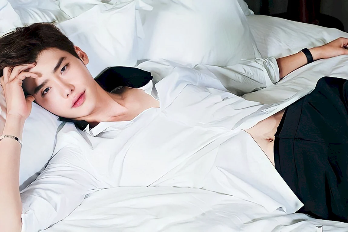 Lee Jong Suk торс