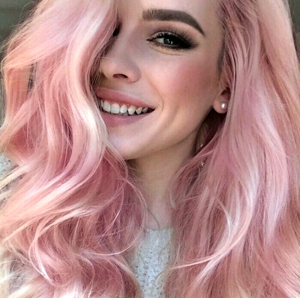 Светло розовый блонд