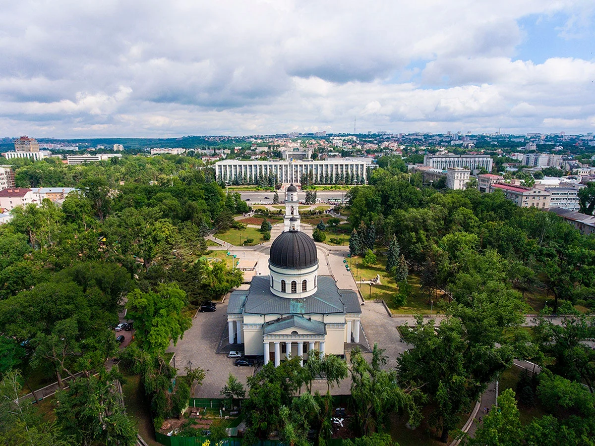 Т молдова. Молдавия столица Кишинев. Кишинев центр города. Молдова Кишинев центр. Столица Молдавии Кишинев достопримечательности.