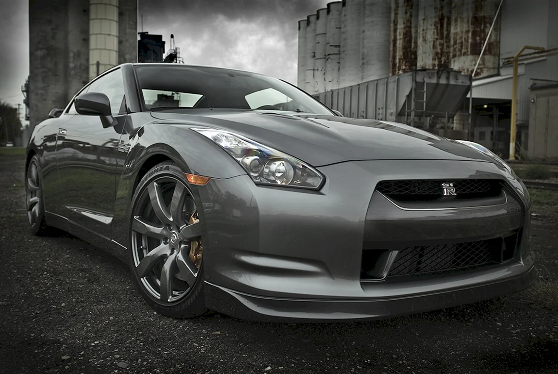 Nissan GTR серый