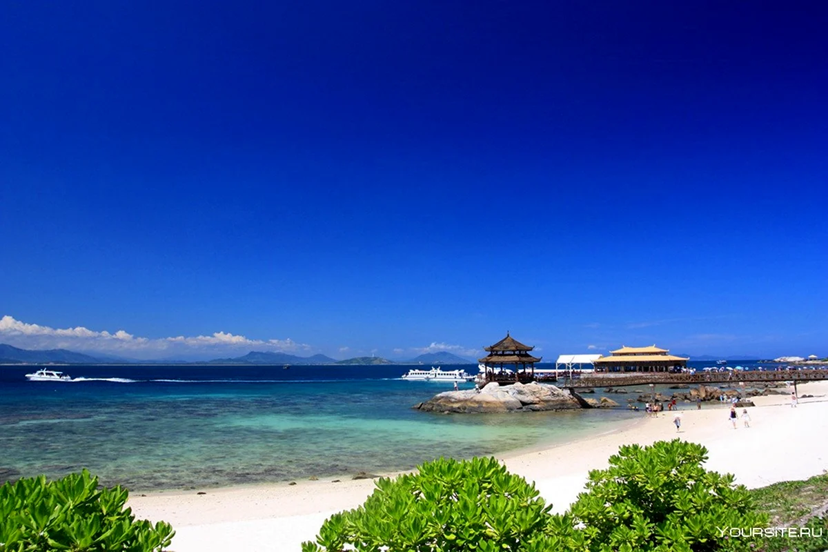 Hainan island dadonghai bay. Остров Хайнань Китай. Остров Сидао Хайнань. Китайские Гавайи остров Хайнань. Китай Хань Янь.