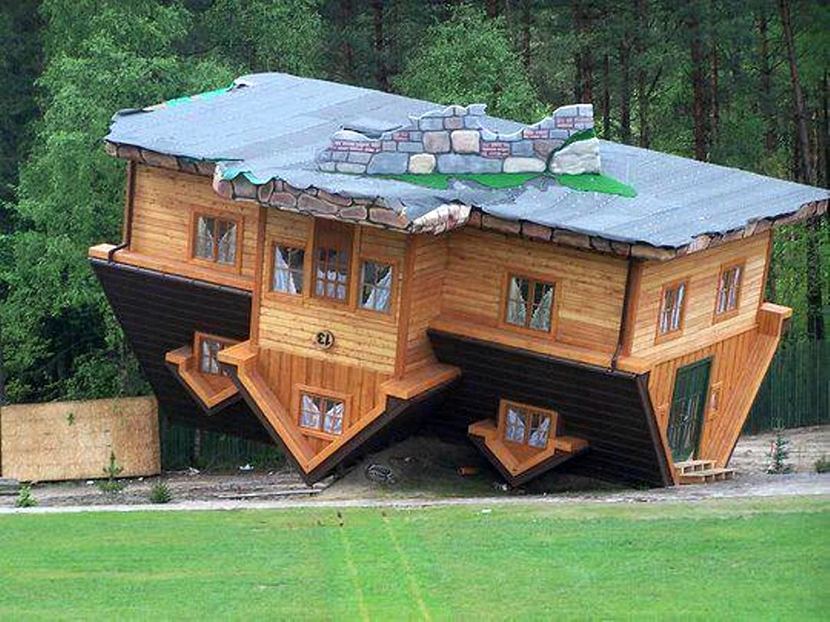 Перевернутый дом upside down House. Шимбарк Польша
