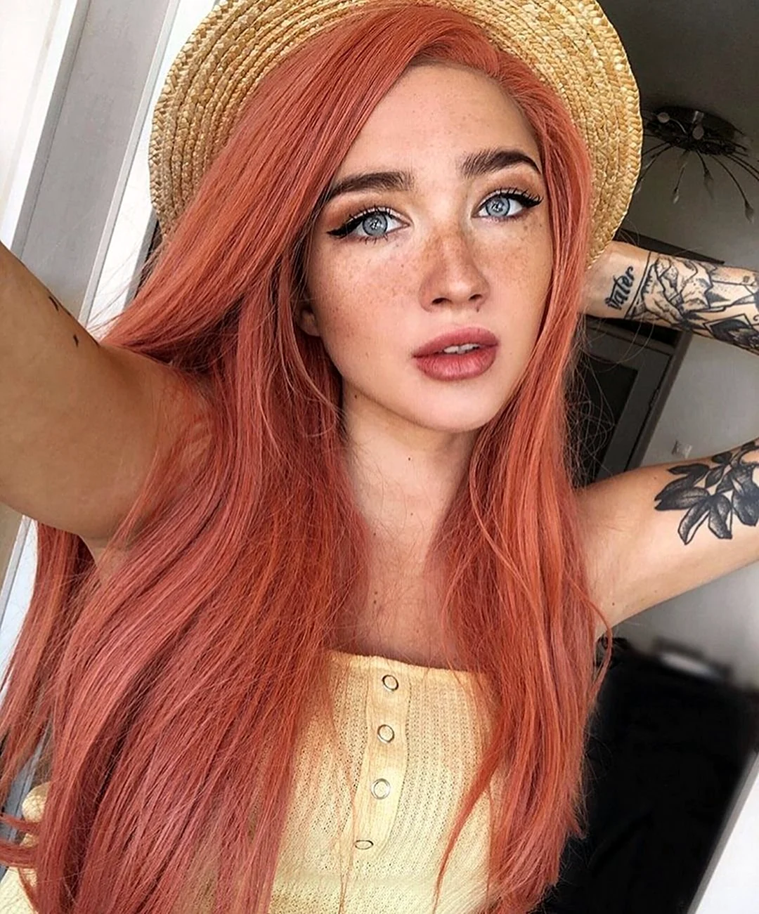 Розово персиковый цвет волос