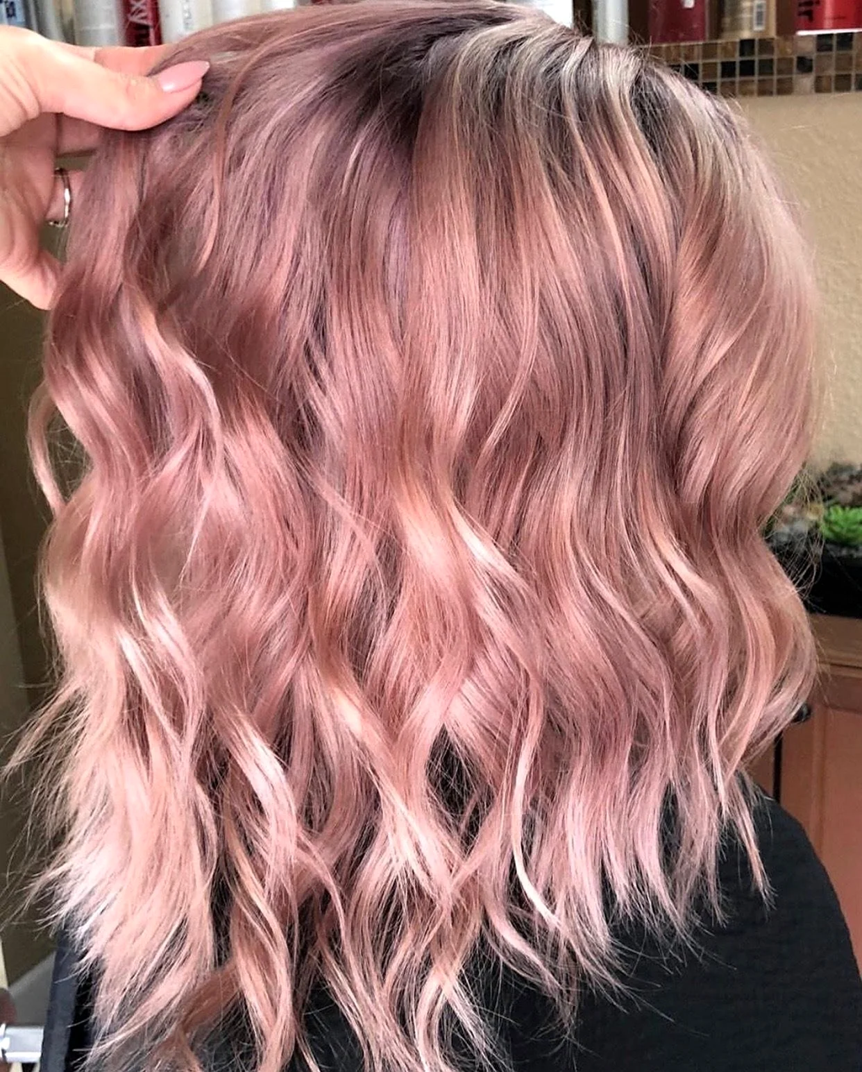 Розовое тонирование волос