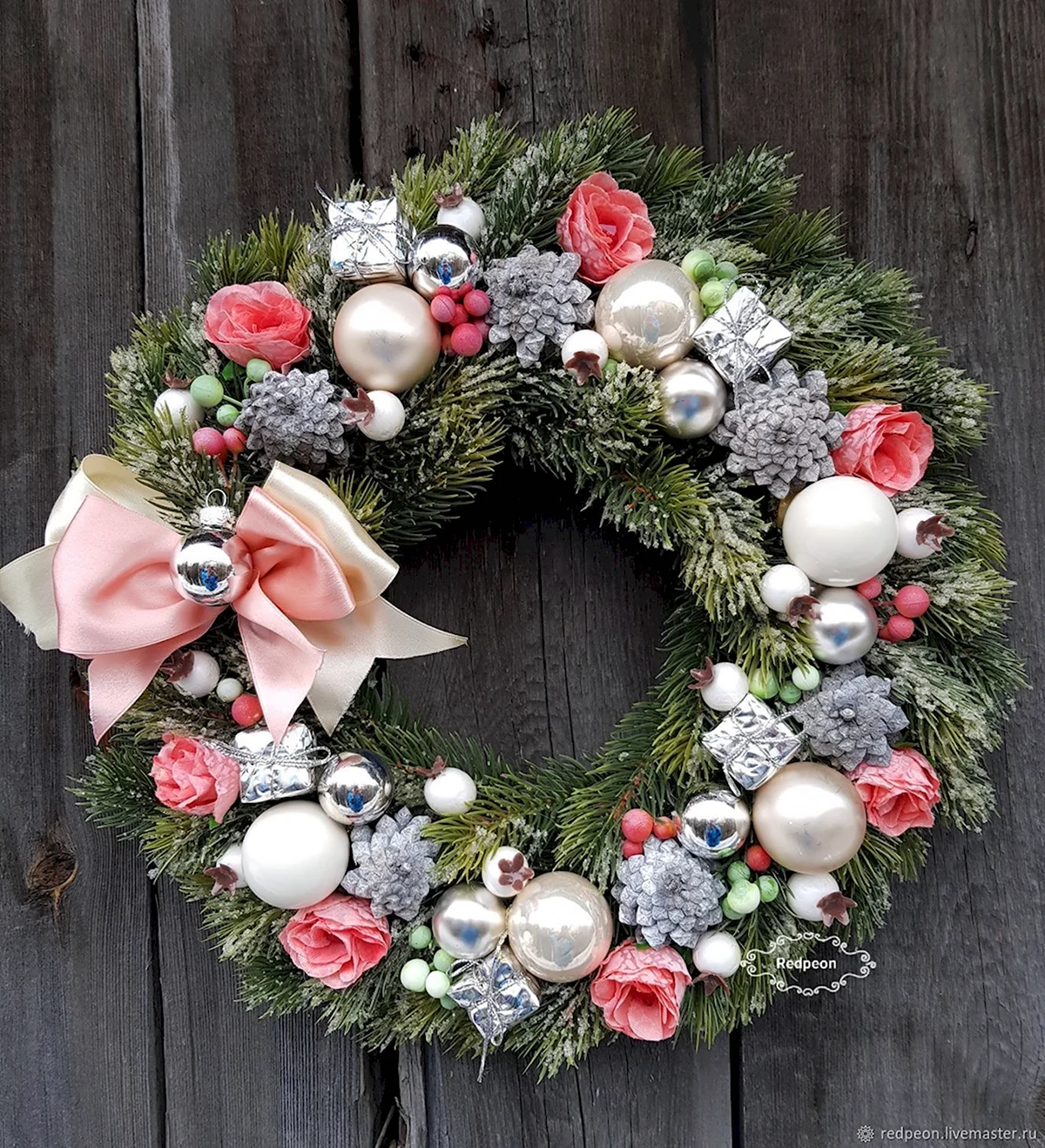 Christmas wreaths from live needles: buy, price in Minsk