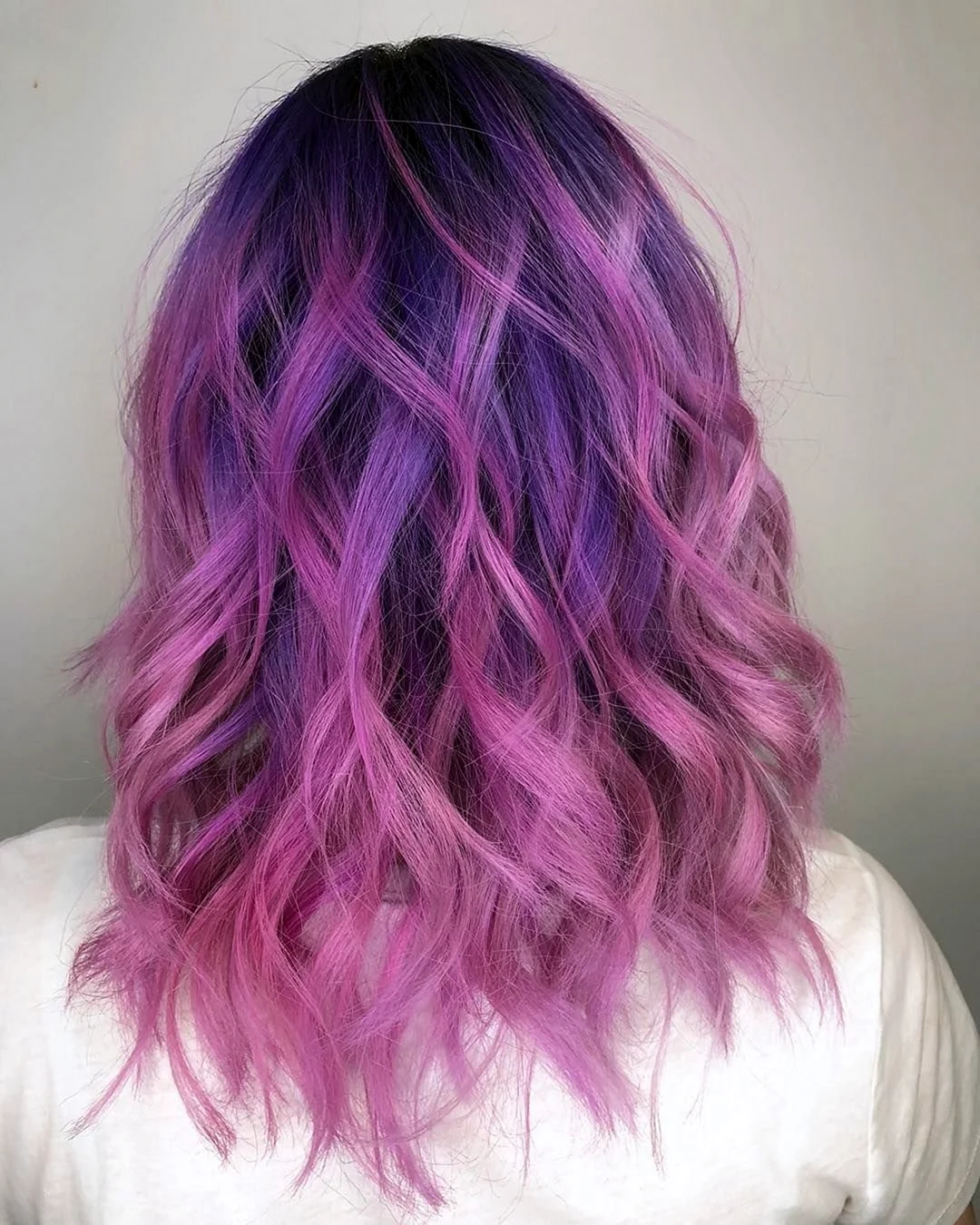 Фиолетово розовые волосы