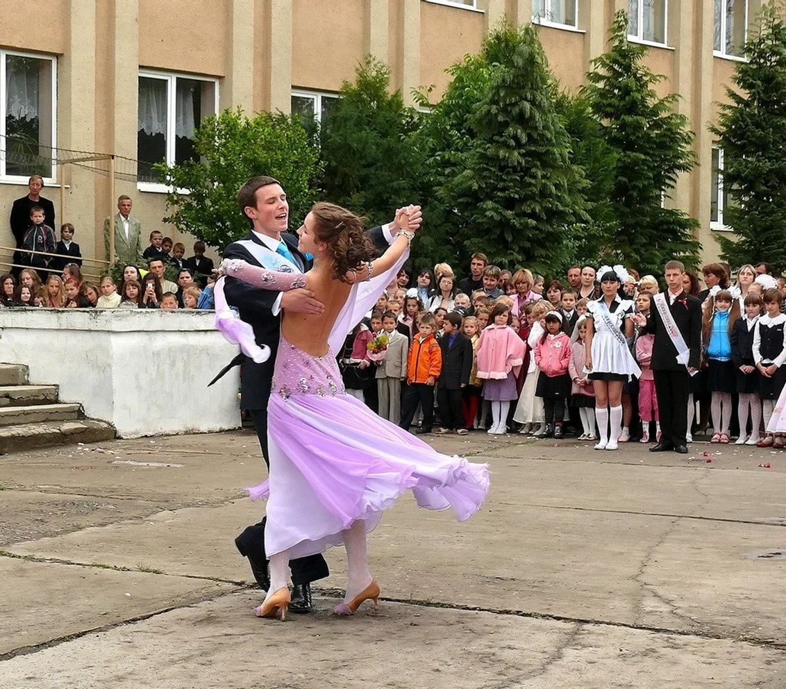 Красивый вальс на выпускной (41 фото)