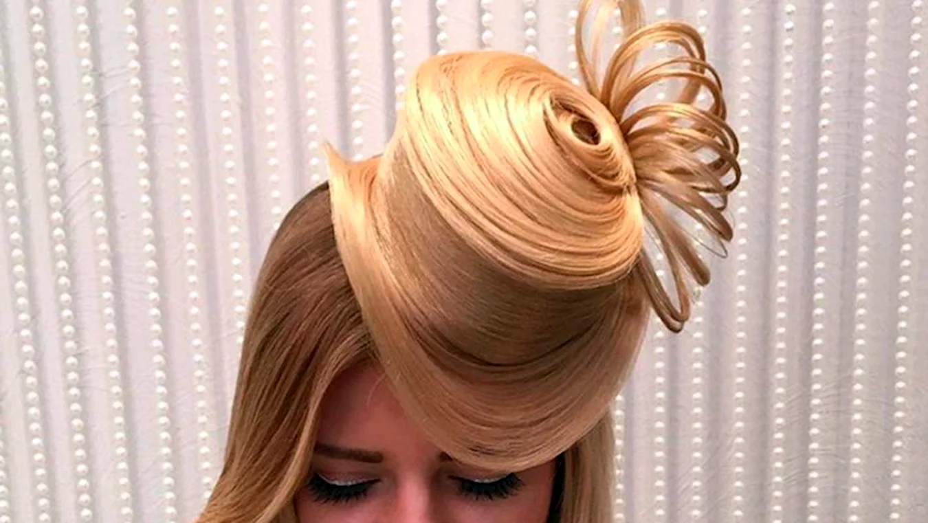 Прическа шляпка из волос