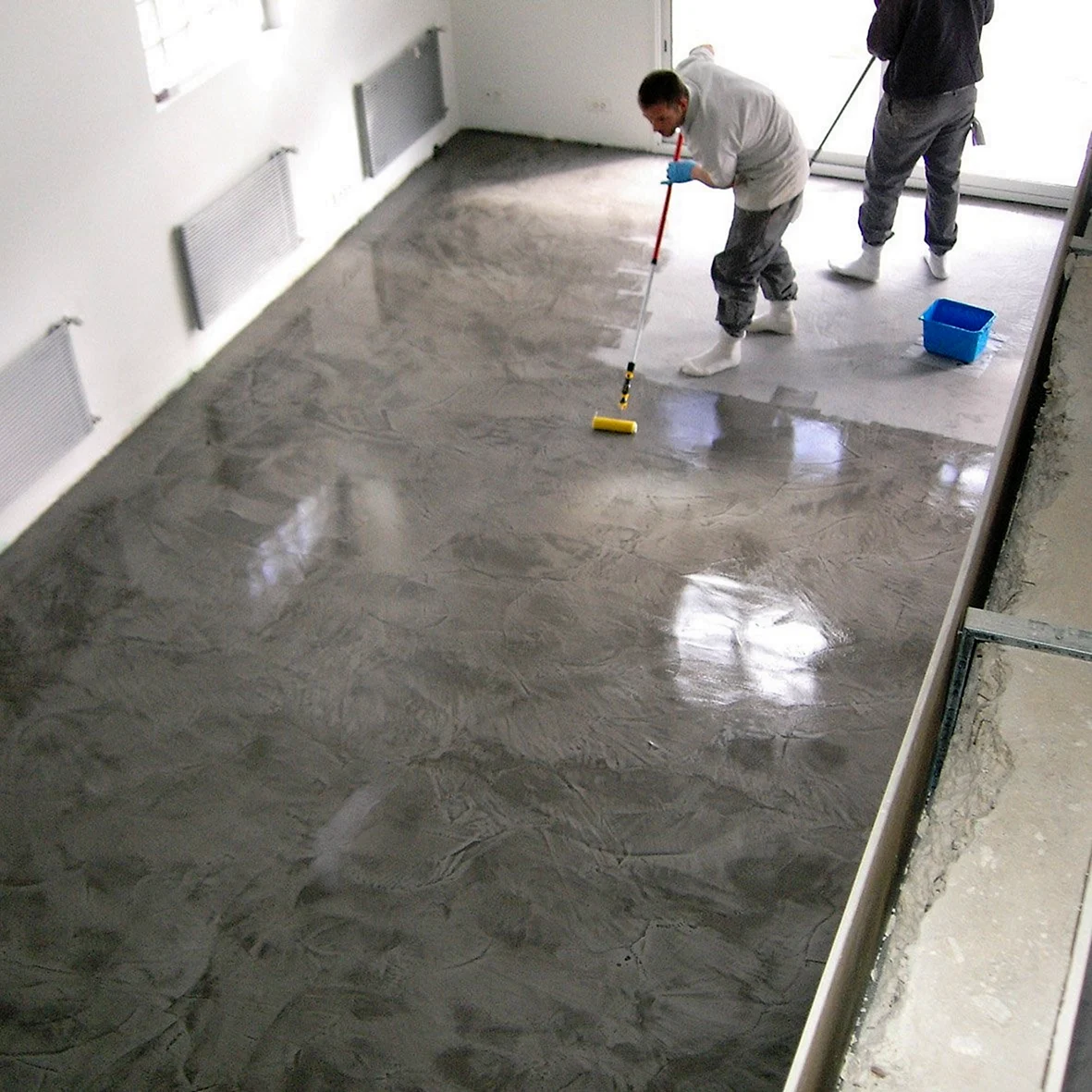 Шлифованный бетонный пол в доме