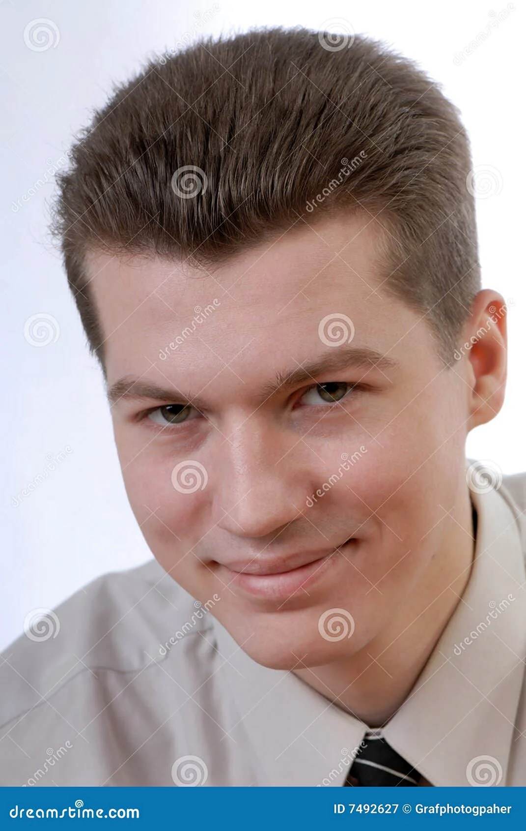 Стрижка теннис Бобрик