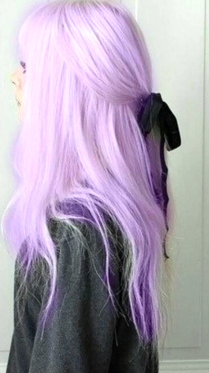 Нежно фиолетовый цвет волос