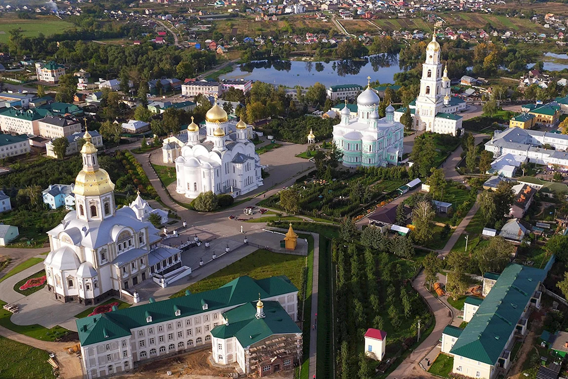 Поездка дивеево монастырь. Нижний Новгород Серафимо-Дивеевский монастырь. Дивеево Нижегородская область монастырь.