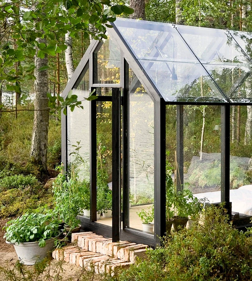 Дома green house. Садовый домик Greenhouse. Стеклянная теплица. Стильная стеклянная теплица. Современные стеклянные теплицы.