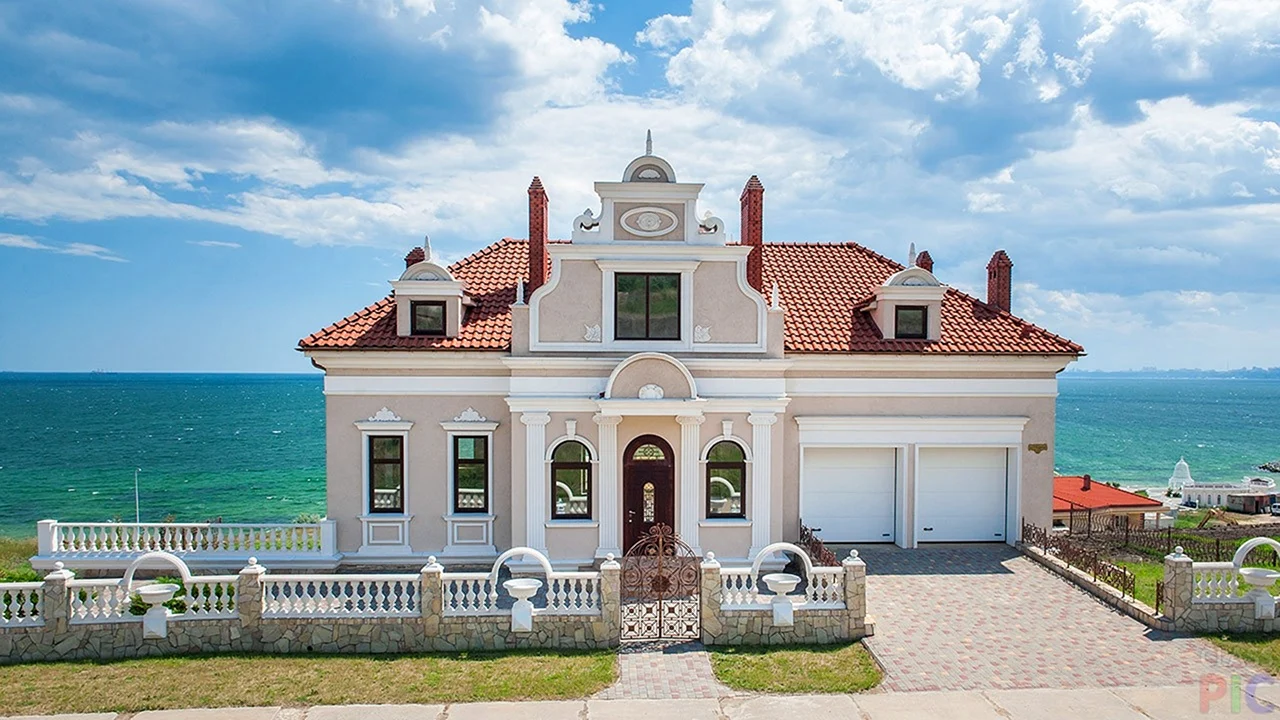 Вилла на берегу черного моря