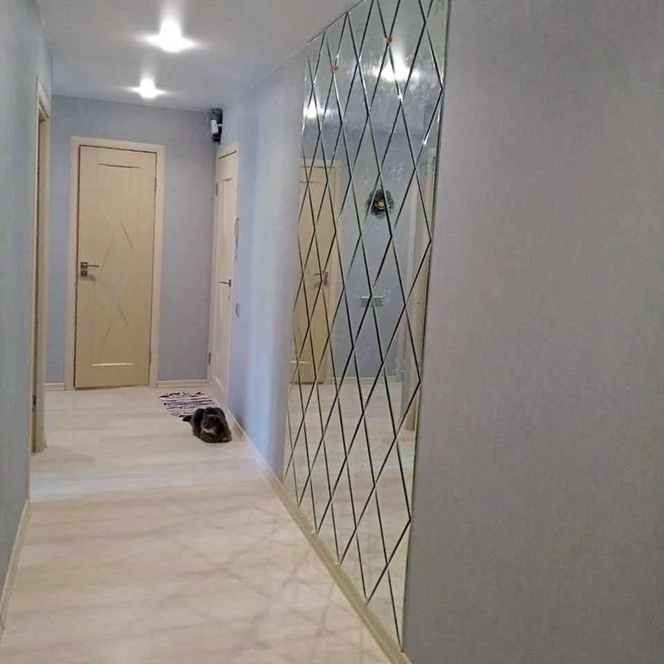 Зеркальное панно на стену в прихожей